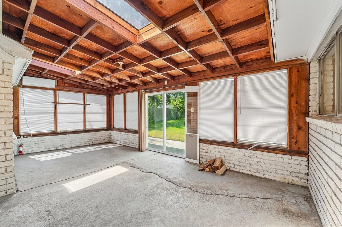 Photo of 6123 Rena Street
