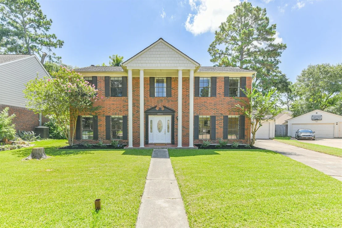 Photo of 2604 Silver Falls Drive
