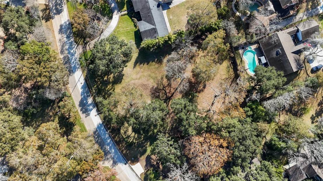 Photo of 404 Lakeshore Drive