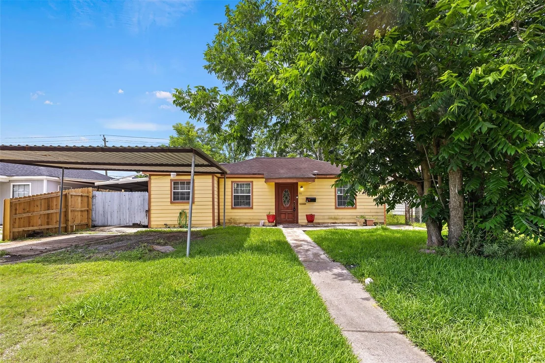 Photo of 211 Crescent Drive
