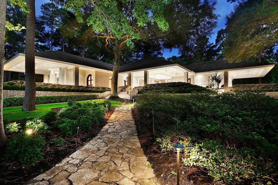Photo of 13882 Longwood Drive