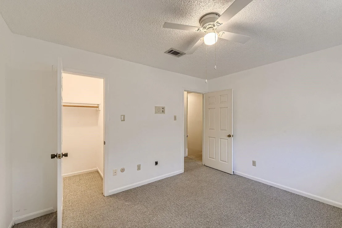 Photo of 19527 Enchanted Oaks Drive