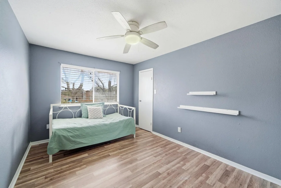 Photo of 6927 Leandra Drive