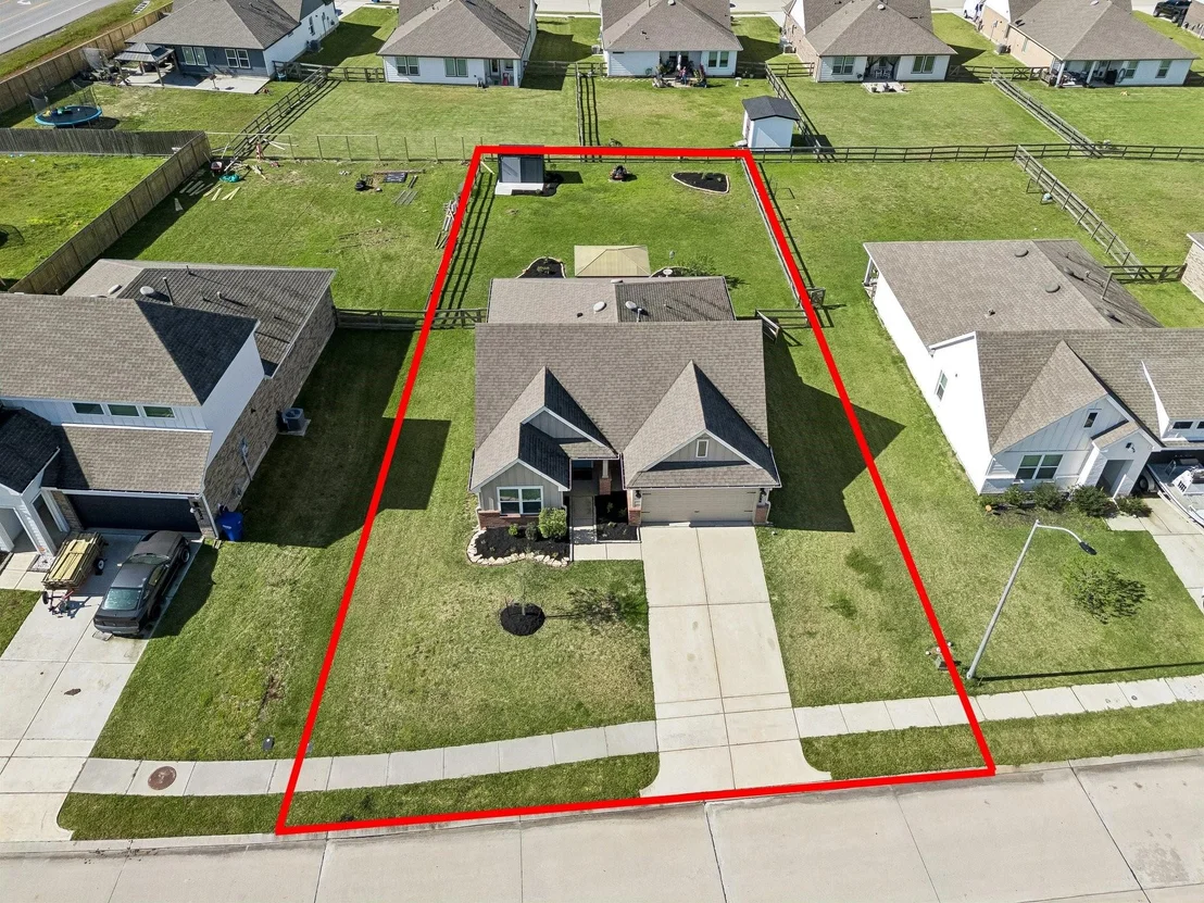 Photo of 334 Lakeway Circle