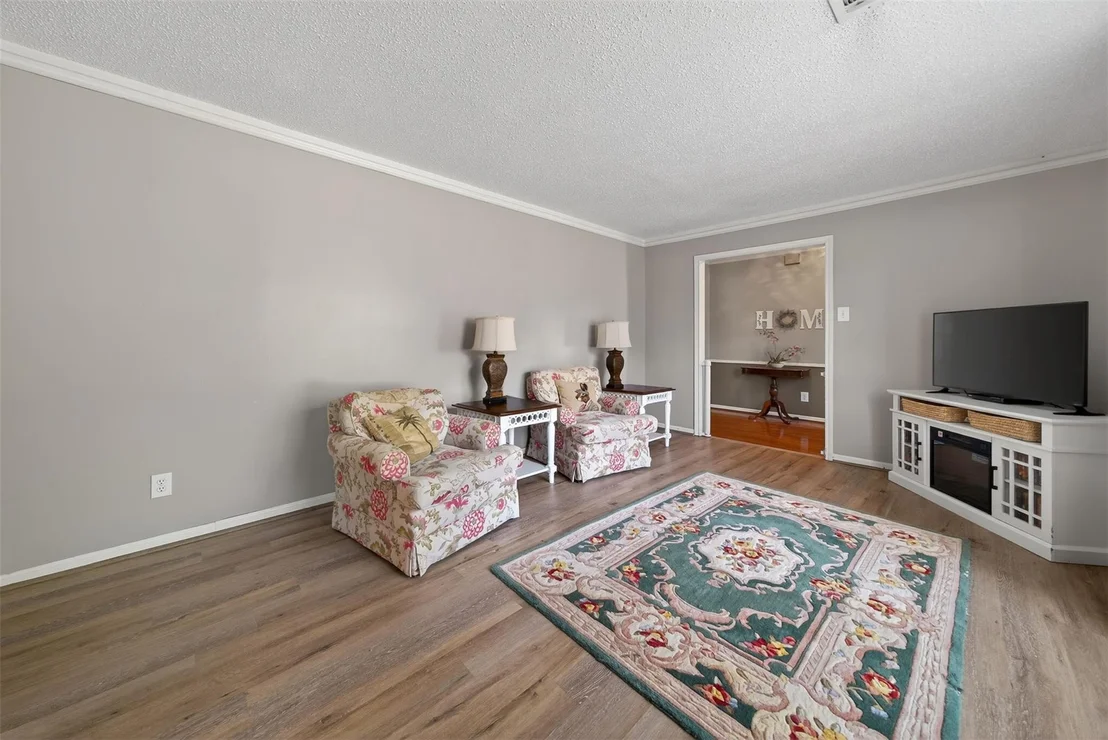 Photo of 5934 Theall Road