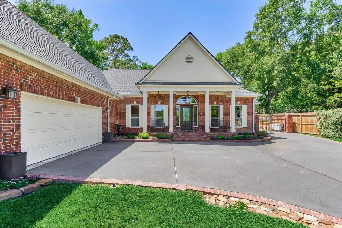 Photo of 150 Lake View Circle