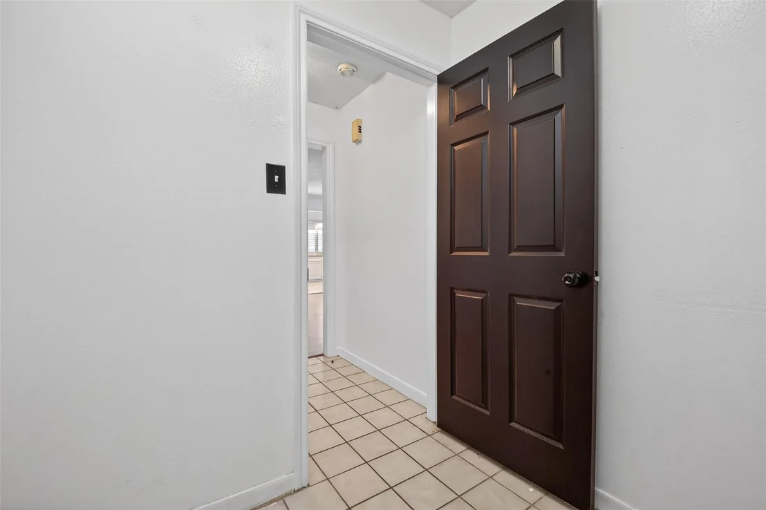 Photo of 5931 Thom Road