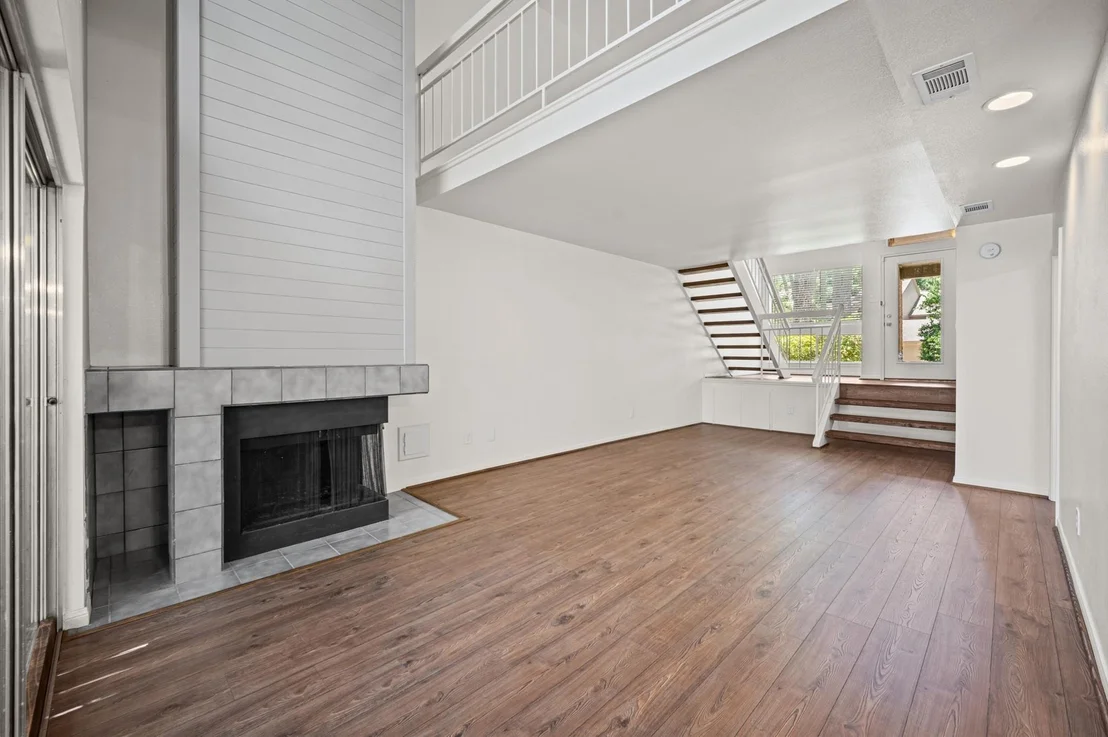 Photo of 13 Lakeridge Drive