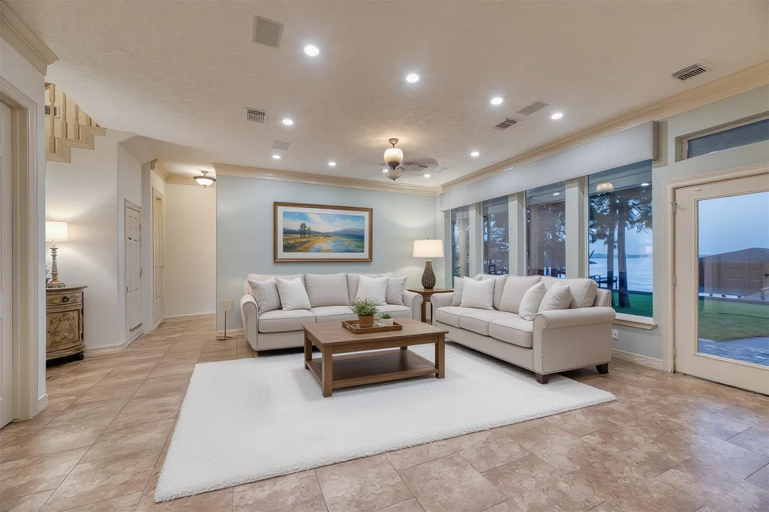 Photo of 371 N Forest Cove Loop