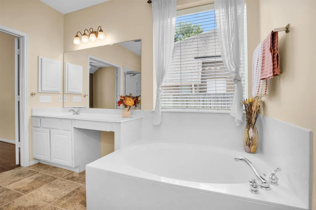 Photo of 6 W Whistlers Bend Circle