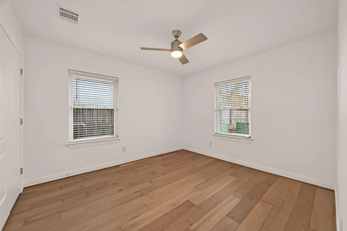 Photo of 4862 Creekbend Drive
