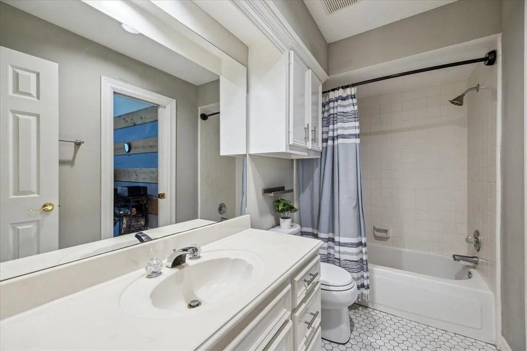 Photo of 6 Windmeadow Place