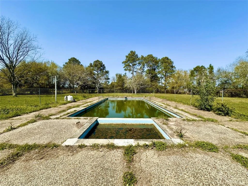 Photo of 1045 Cook Road