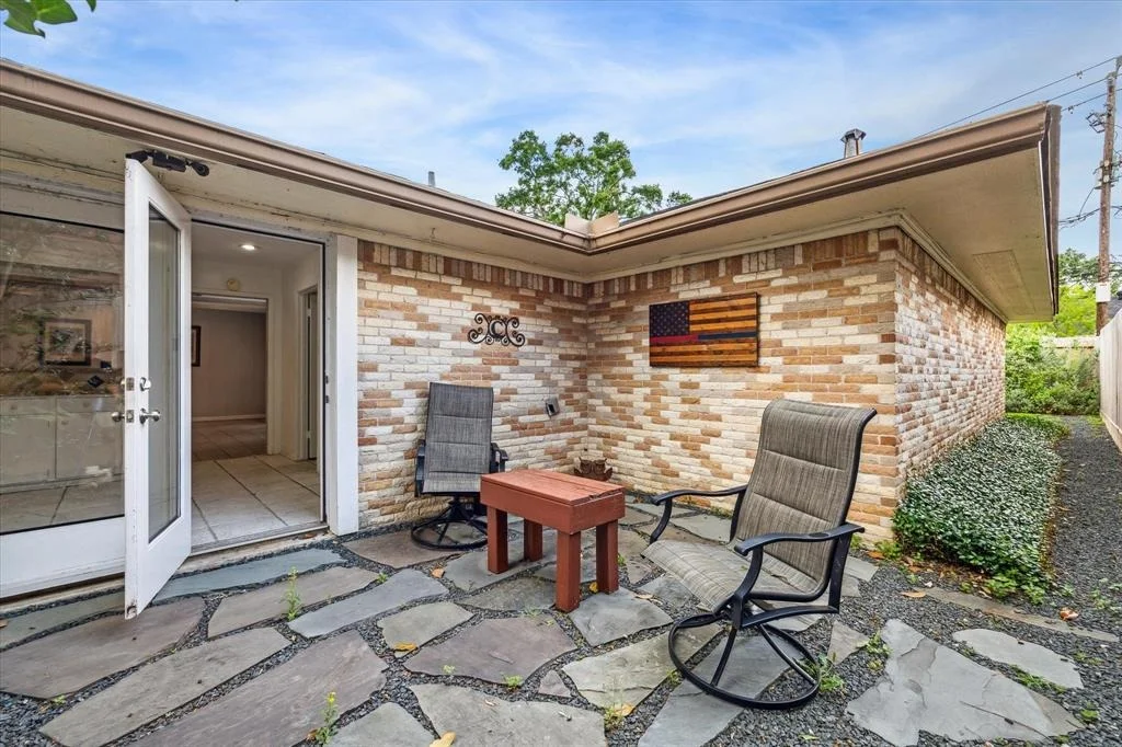 Photo of 2415 W T C Jester Boulevard