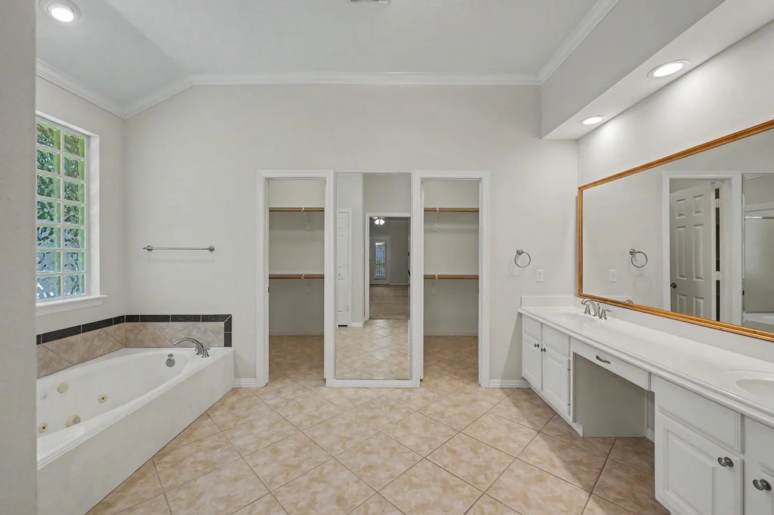 Photo of 22 N Castlegreen Circle