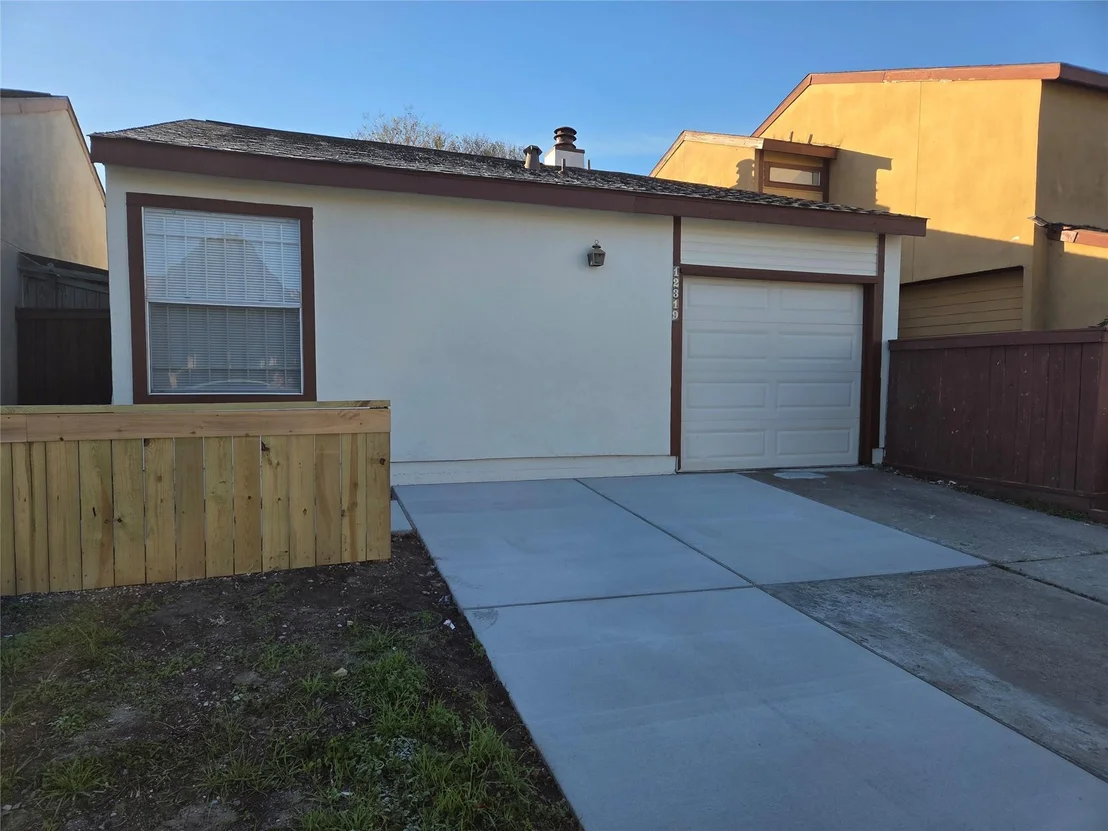 Photo of 12319 Ridgeside Drive