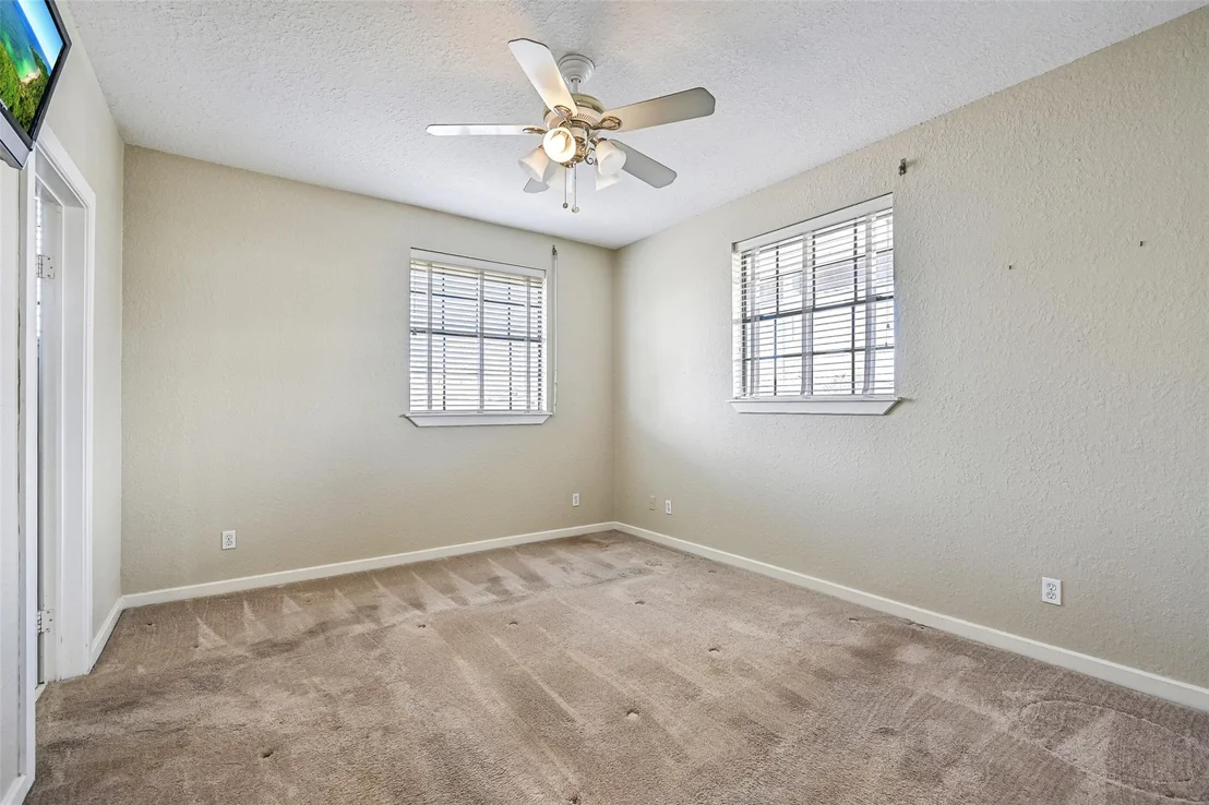 Photo of 40 Harbor Circle