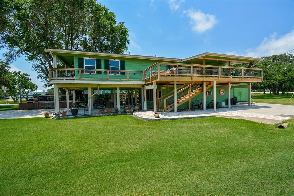 Photo of 2365 W Bayshore Drive