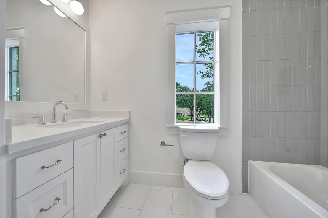 Photo of 1191 Chamboard Lane