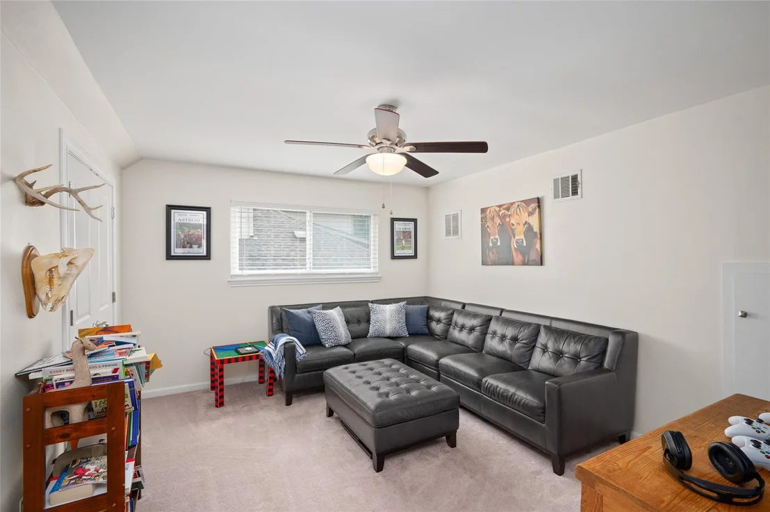Photo of 14511 Oak Bend Drive