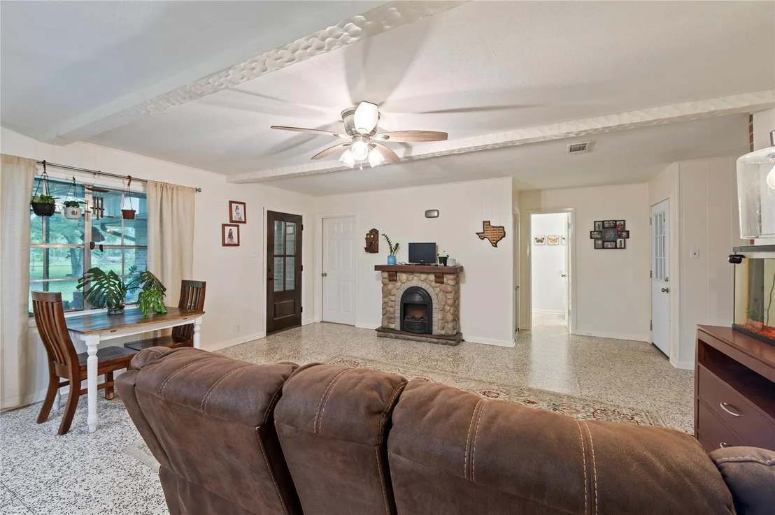 Photo of 725 Thompson Road