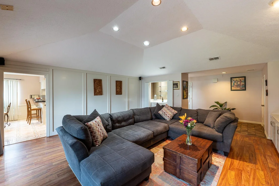 Photo of 7926 Quail Meadow Drive