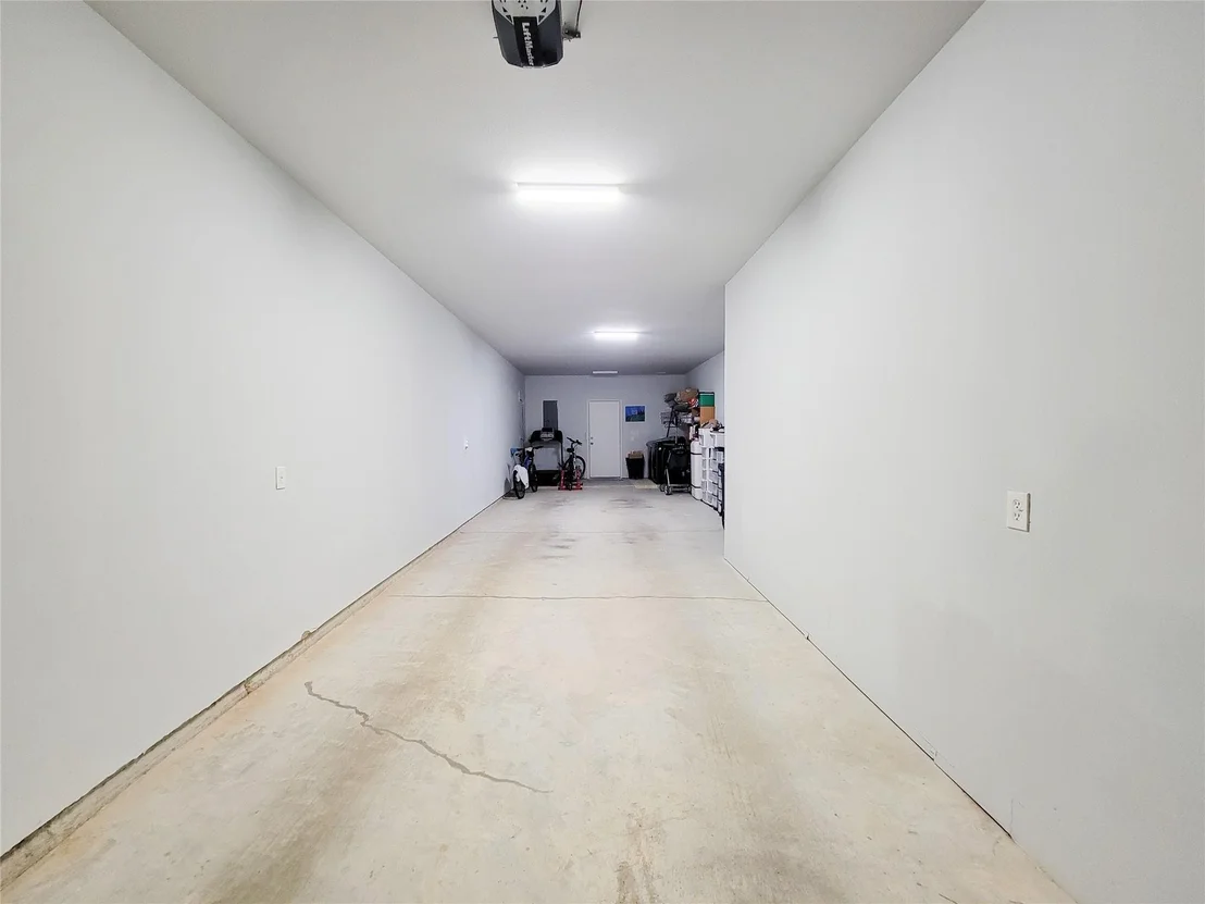Photo of 18841 Elegance Avenue