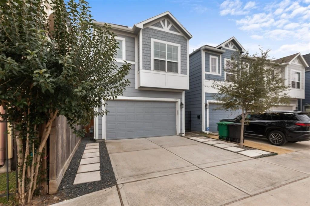Photo of 5244 Larkin Street