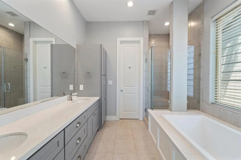 Photo of 8906 Spring Knoll Forest Drive