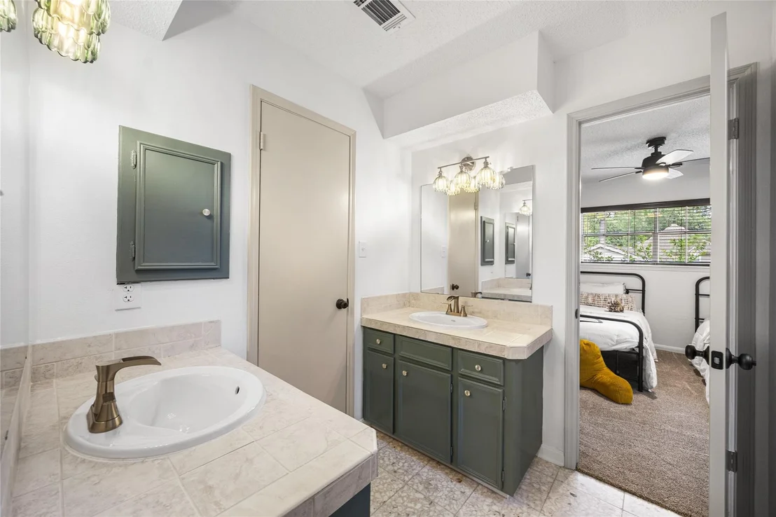 Photo of 2103 River Falls Drive
