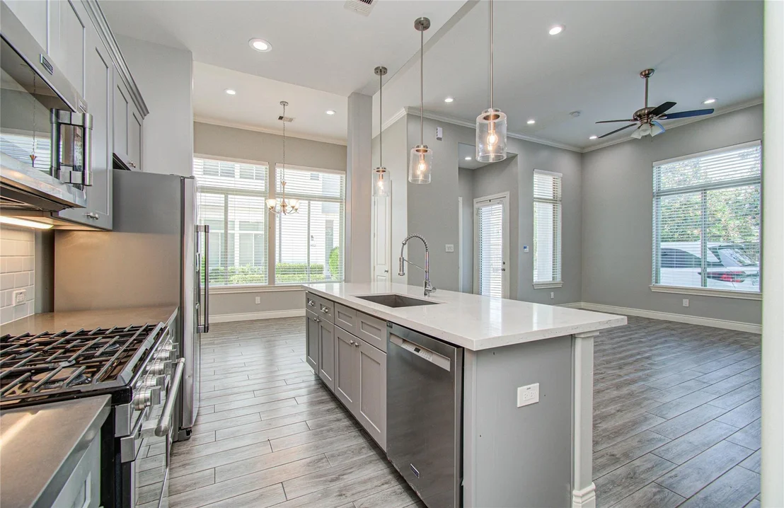Photo of 8903 Spring Knoll Forest Drive