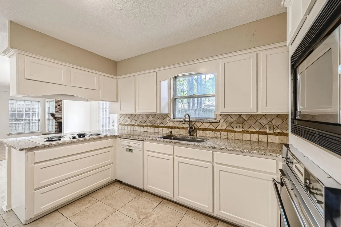 Photo of 19527 Enchanted Oaks Drive