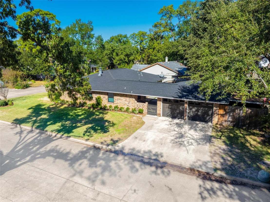 Photo of 4402 Fallbrook Drive