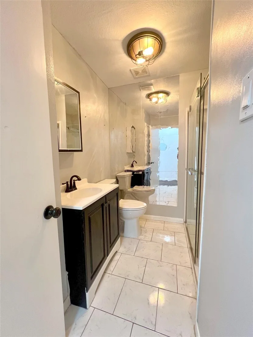 Photo of 1131 Globe Street