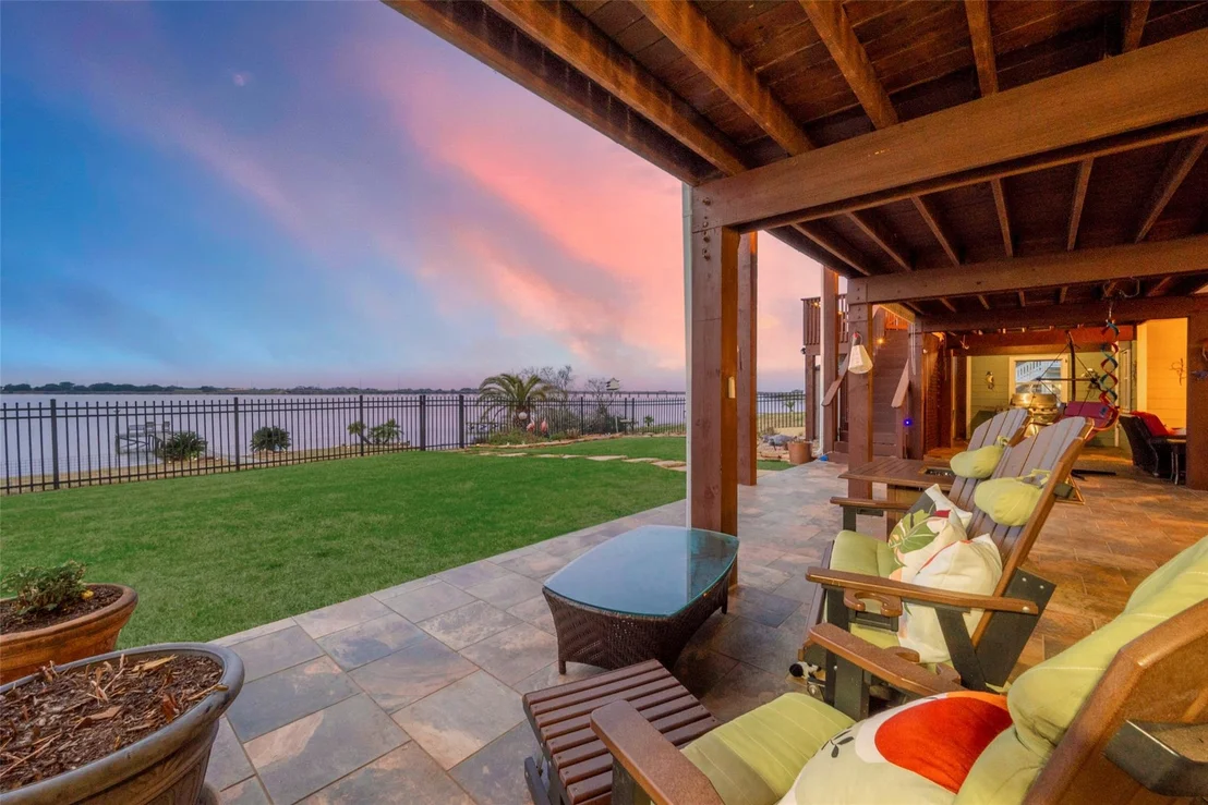 Photo of 792 W Bayshore Drive