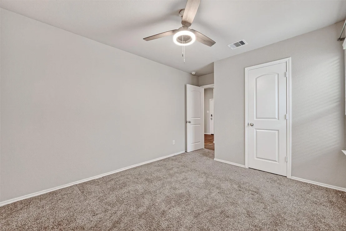 Photo of 21606 Victoria Harbor Drive