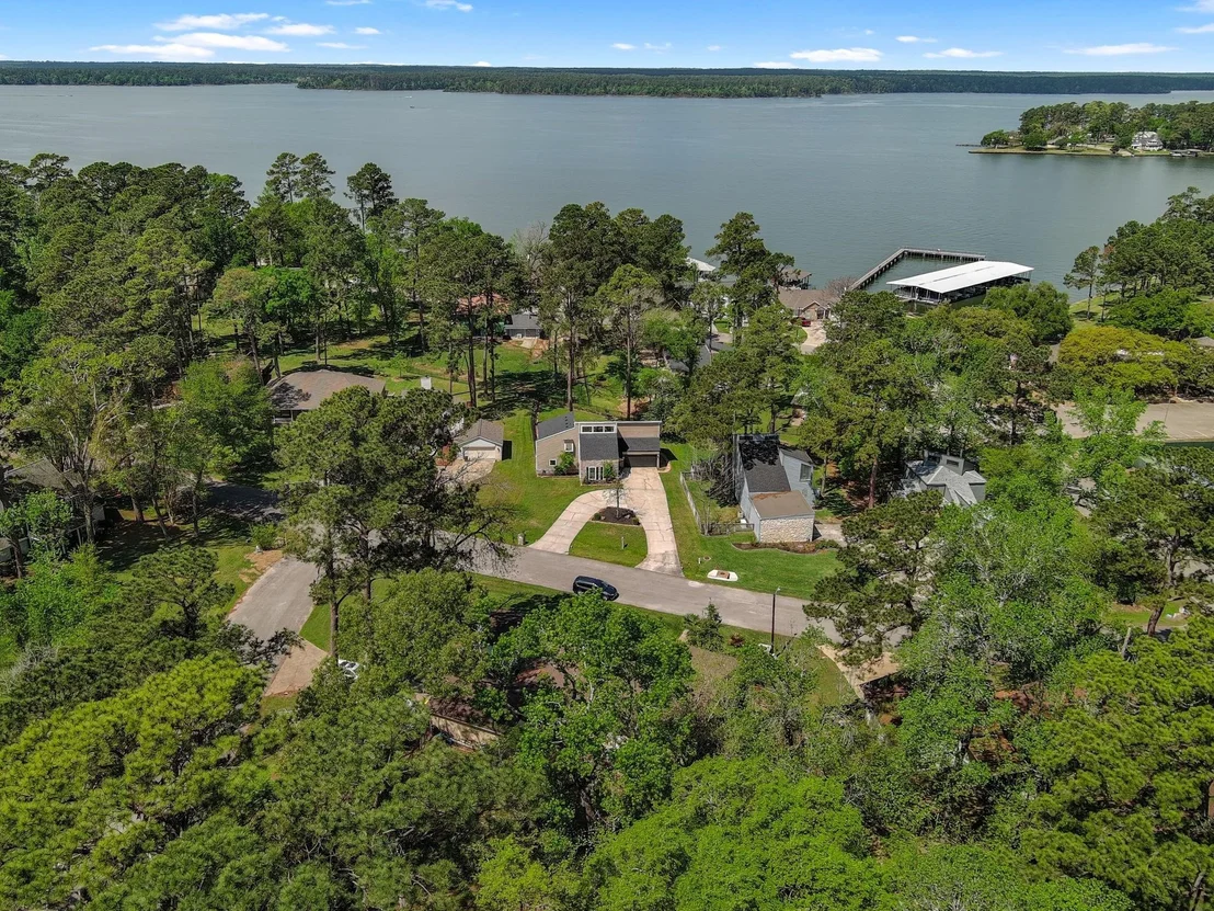 Photo of 15211 Jamaica Drive