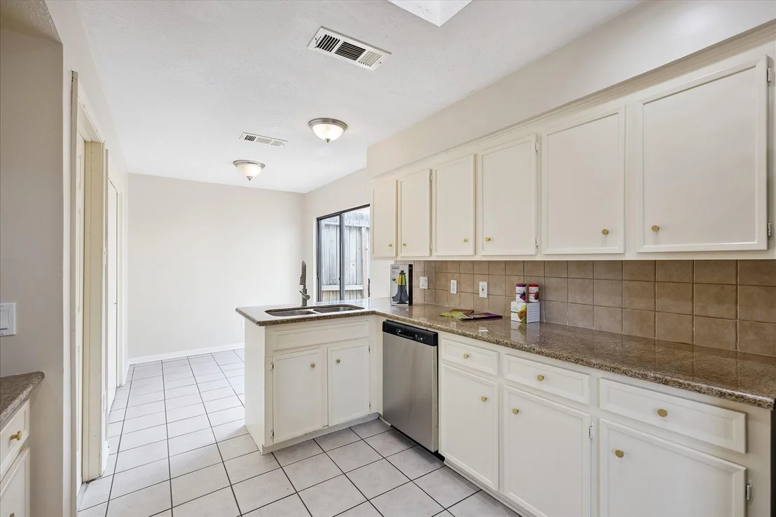 Photo of 8018 Cobblefield Lane