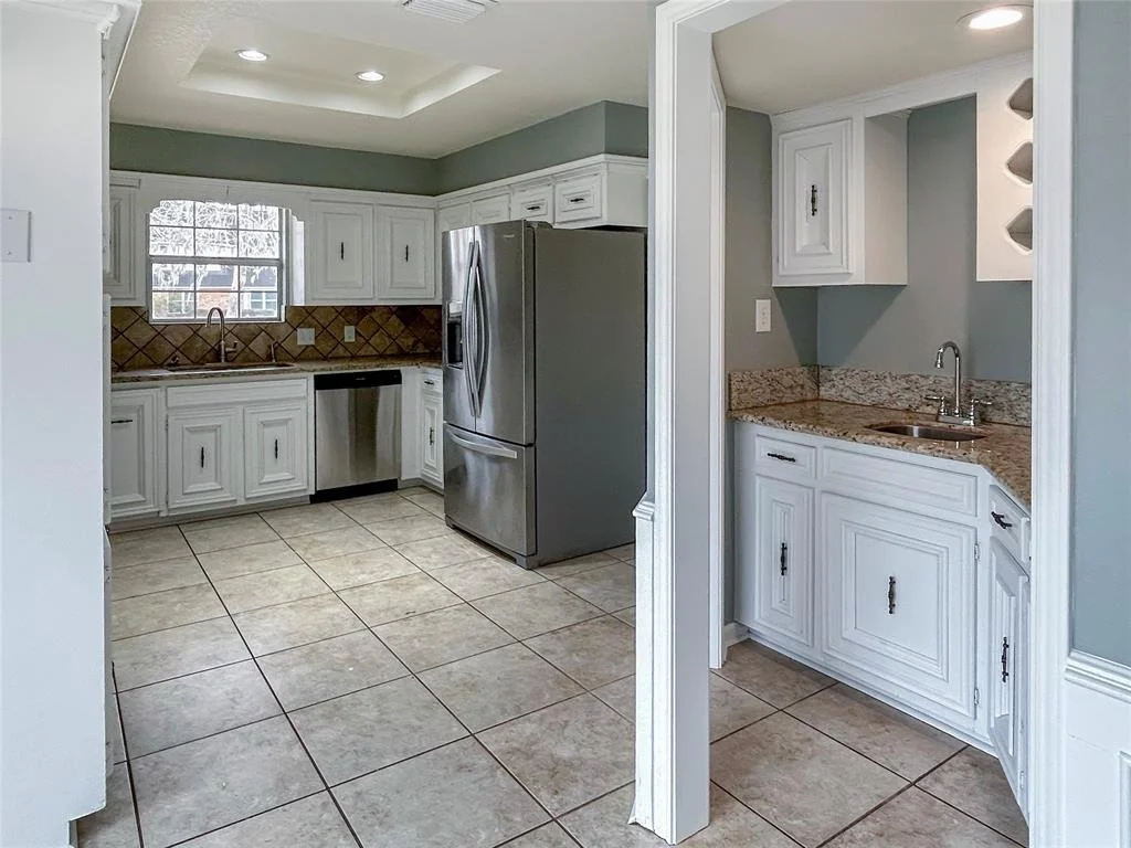 Photo of 129 White Oak Drive