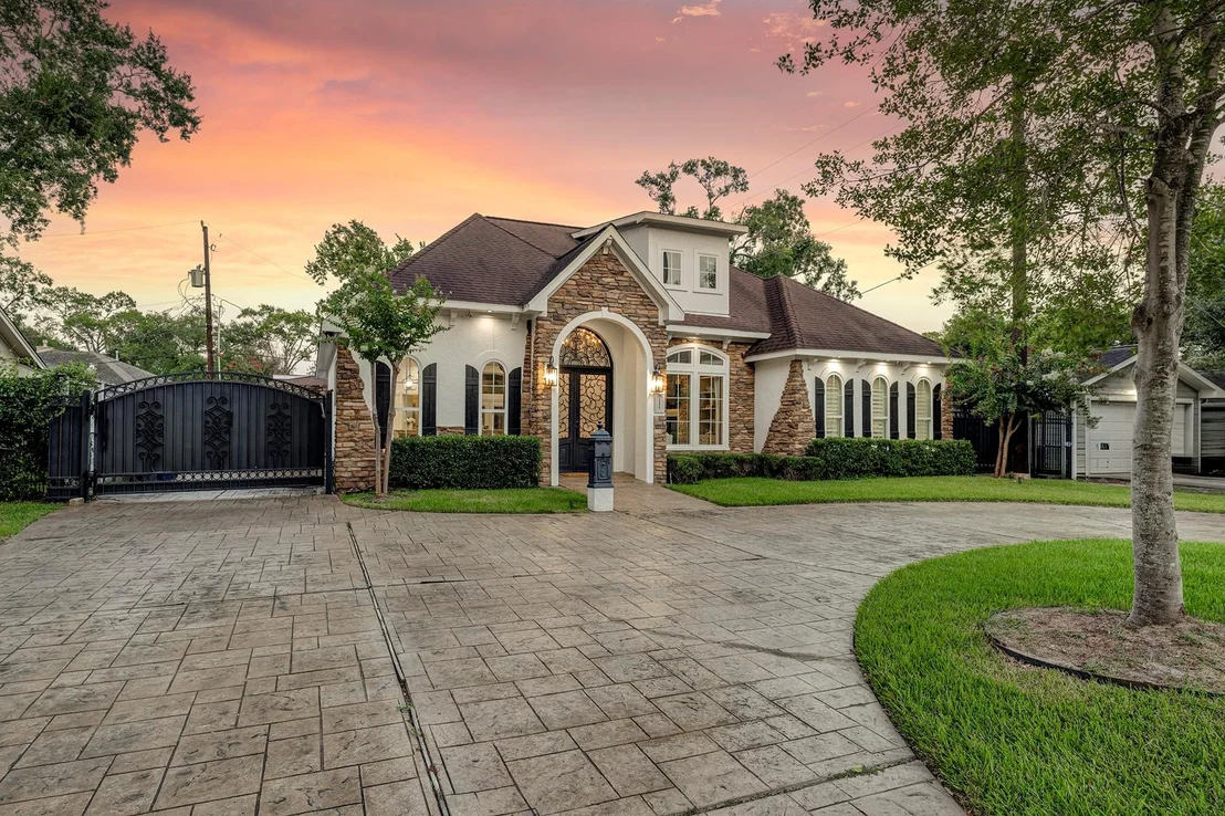 Photo of 1324 Bingle Road