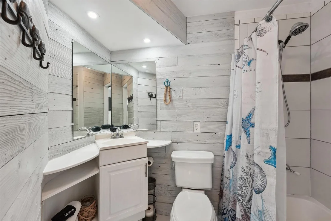 Photo of 16519 Blackbeard Road