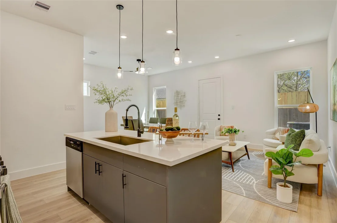 Photo of 9604 Burden Street