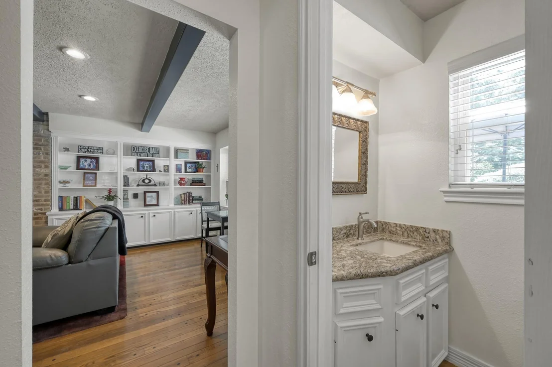 Photo of 6107 Craigway Road