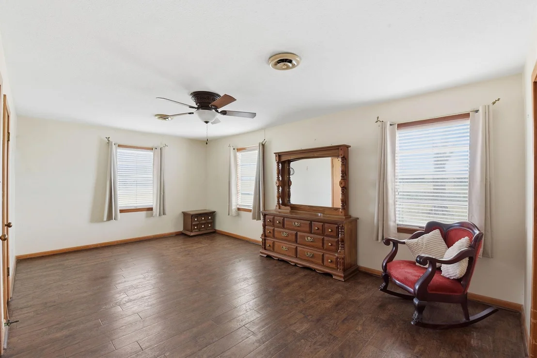 Photo of 1839 W Henderson Rd