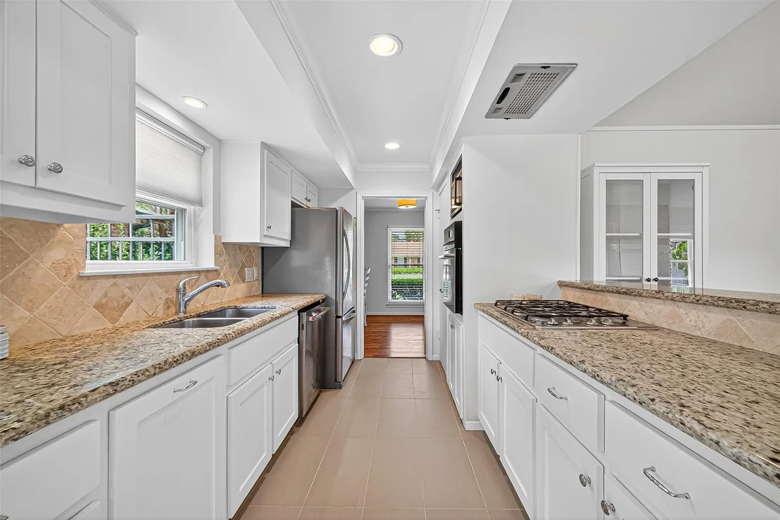 Photo of 9327 Meadowcroft Drive