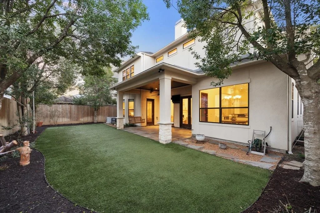 Photo of 2036 Addison Road