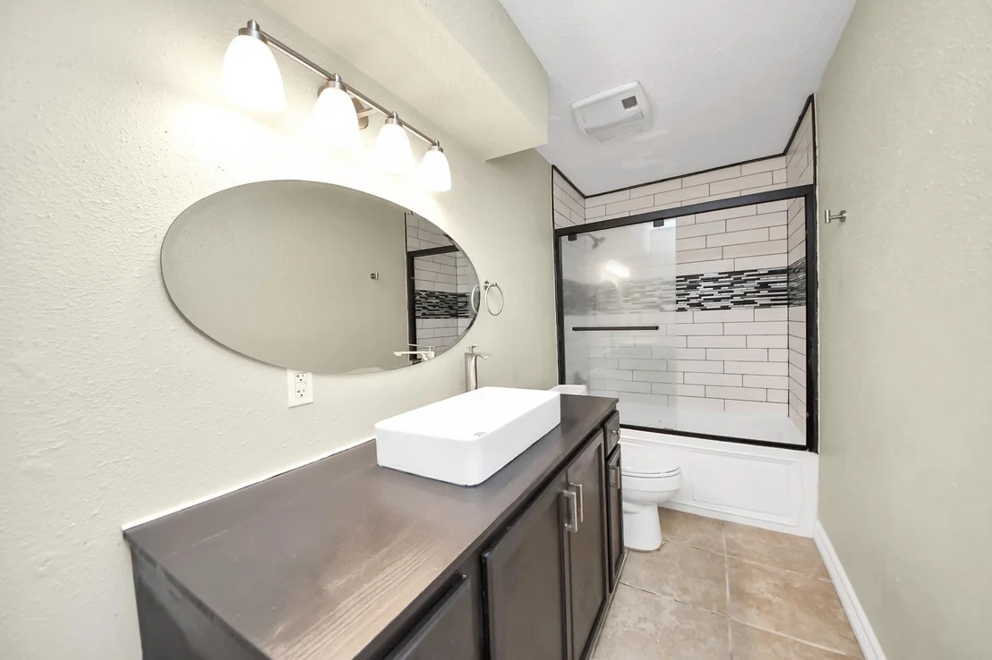 Photo of 1104 N Heron Drive