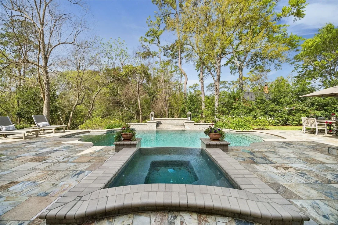 Photo of 107 Willowend Drive