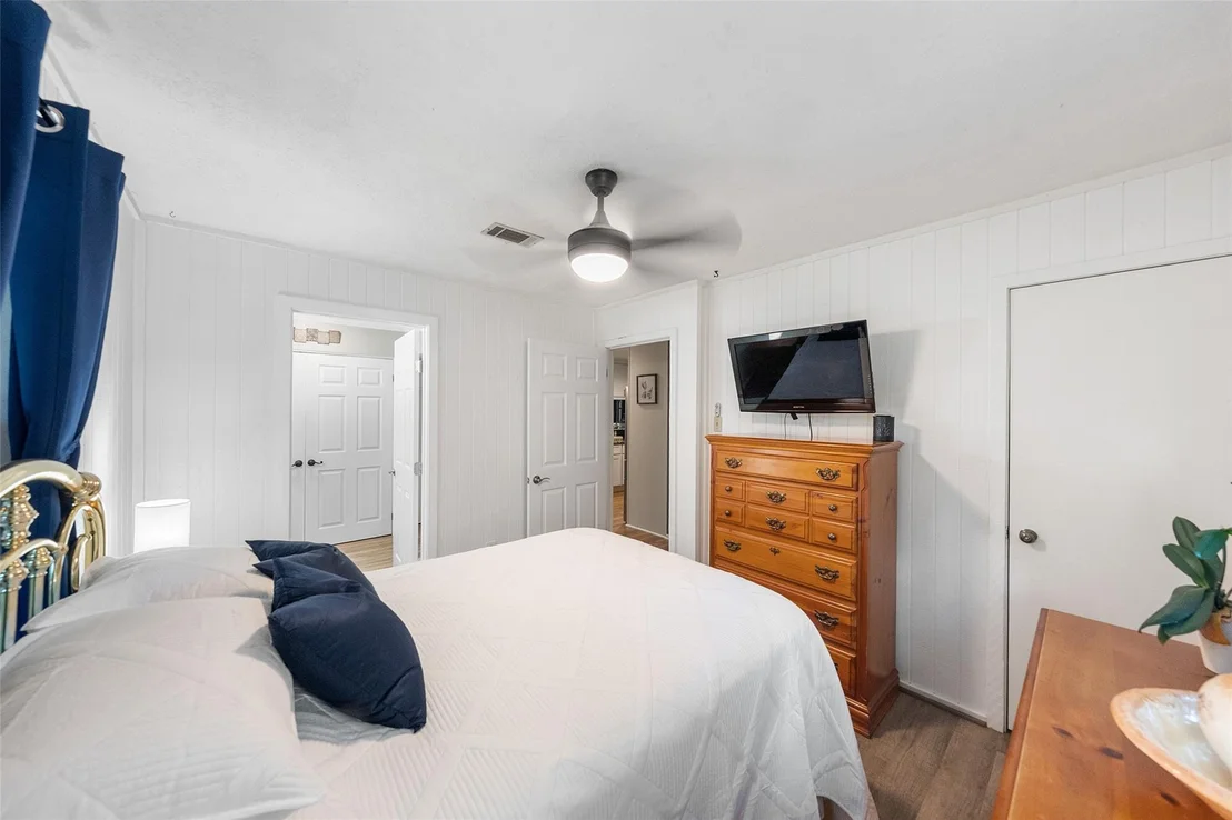 Photo of 200 Cochran Lane