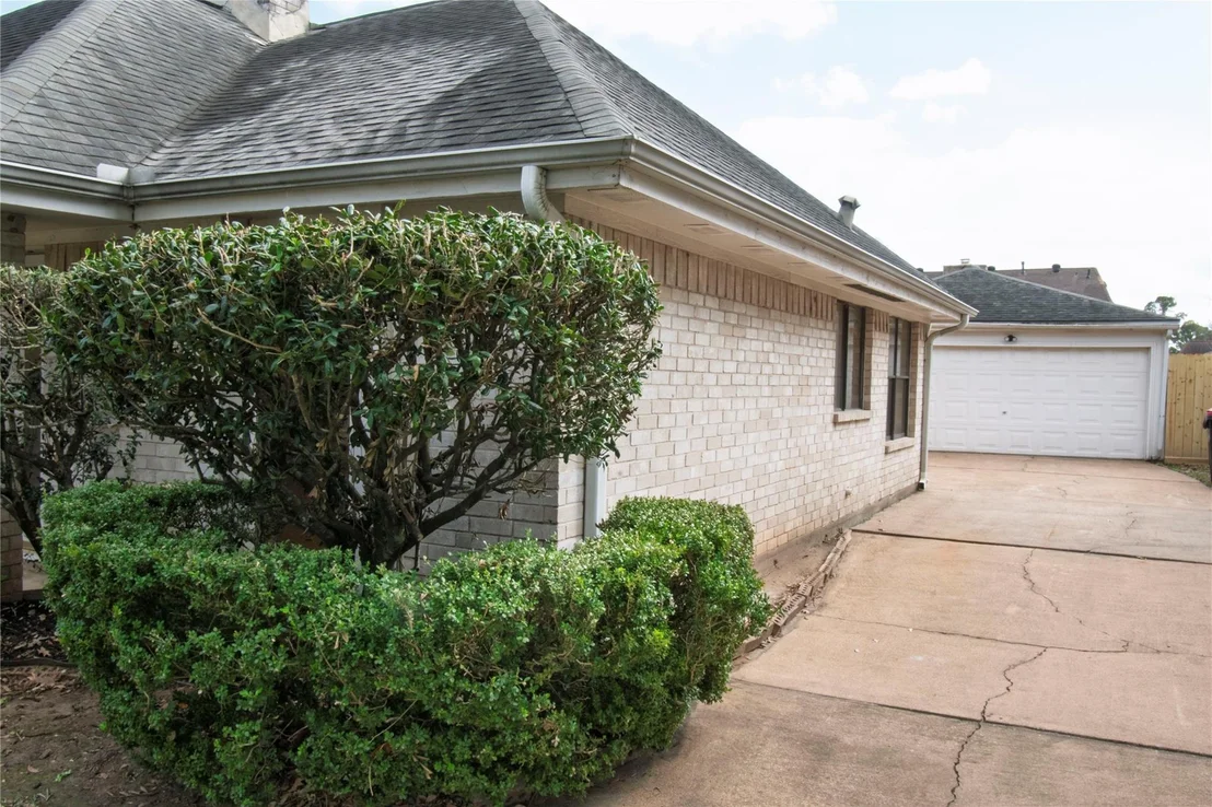 Photo of 14811 Delbarton Drive